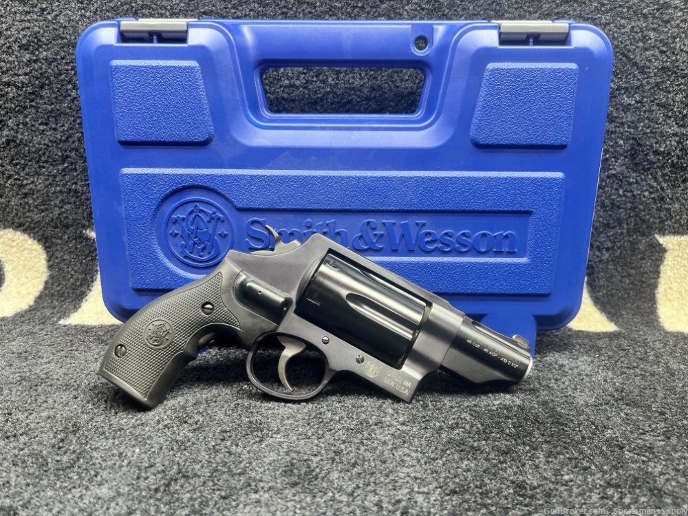 USED Smith & Wesson Governor in .45LC/410Ga with 2-3/4" Brl Holds 6 Rnds!-img-0