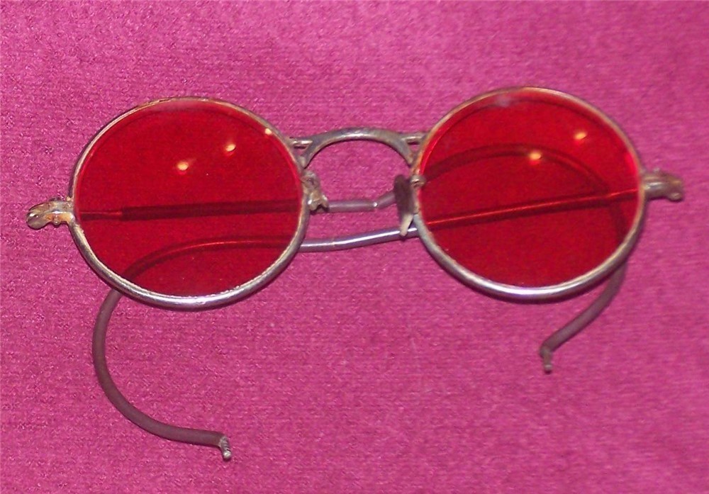 WW2 WELSH AVIATOR/MOT0RCYCLE GLASSES & METAL CASE-img-2