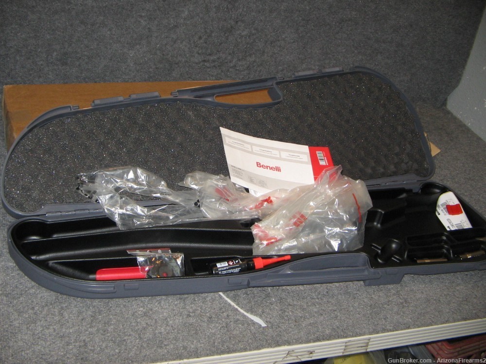 Benelli M2 shotgun in .12GA w/ case and 5 chokes-img-8