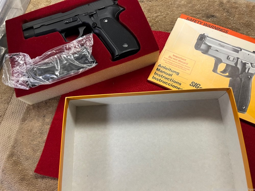 West German Sig Sauer  226 P226 Tysons Corner Unfired In Box  - 1984 "JE"-img-1