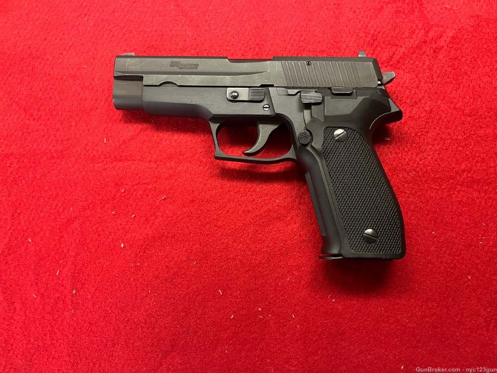 West German Sig Sauer  226 P226 Tysons Corner Unfired In Box  - 1984 "JE"-img-2
