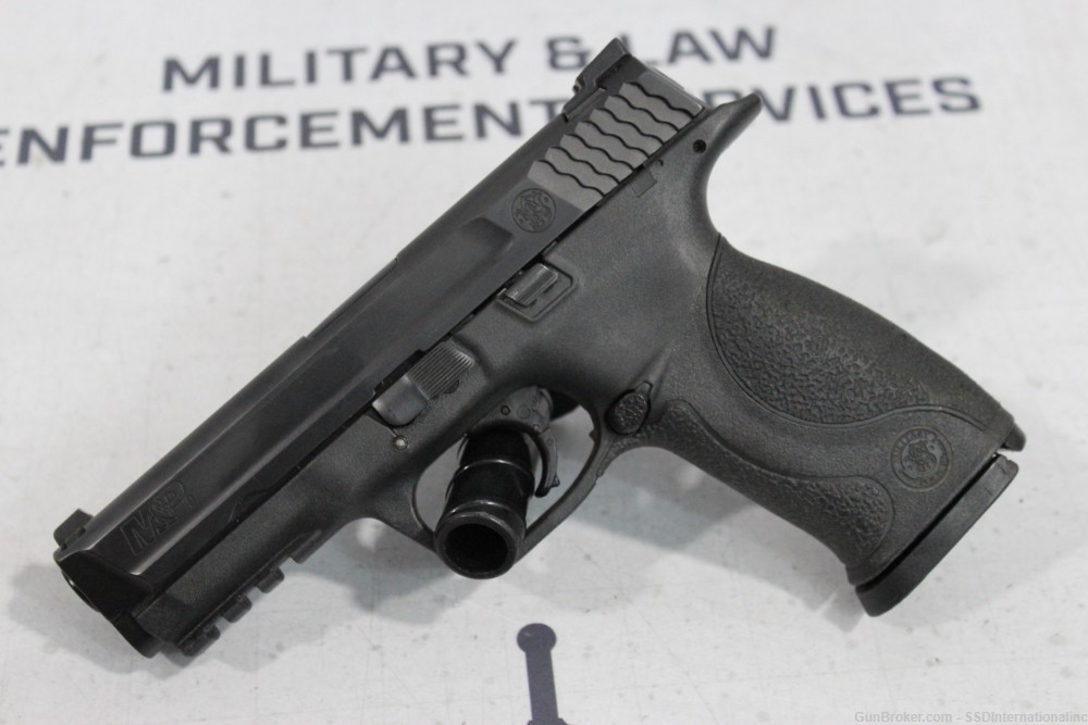 Smith & Wesson M&P9 9mm with Safariland Holster-img-1