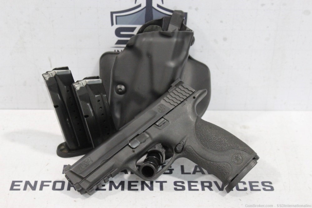 Smith & Wesson M&P9 9mm with Safariland Holster-img-0