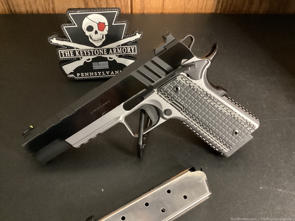 Springfield Armory Emissary 45acp used with everything as new-img-5