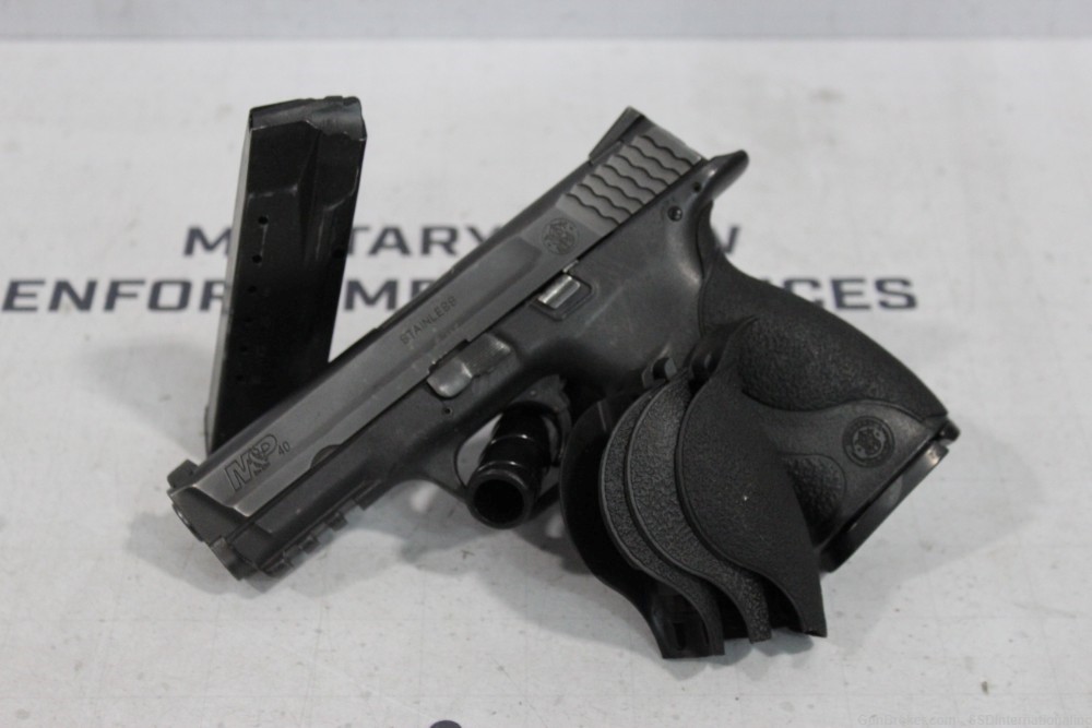 Smith & Wesson M&P40-img-0