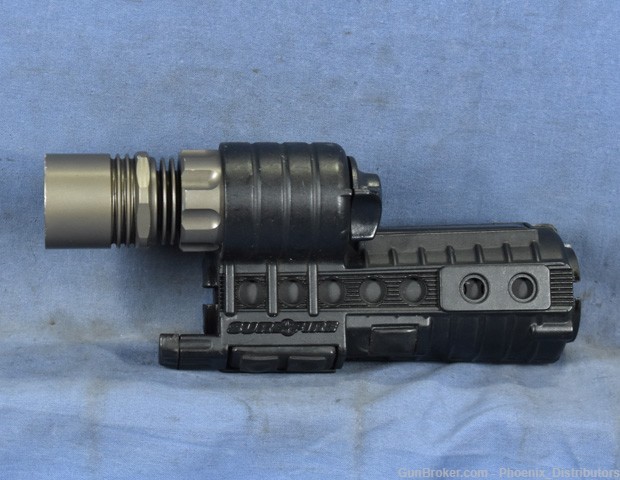 SUREFIRE M500 AR-15 CARBINE LENGTH HANDGUARD [WHITE NAV LIGHTS]-img-0
