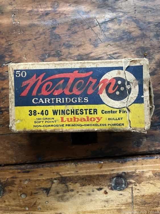 Western 38-40 Winchester cartridges and box-img-1