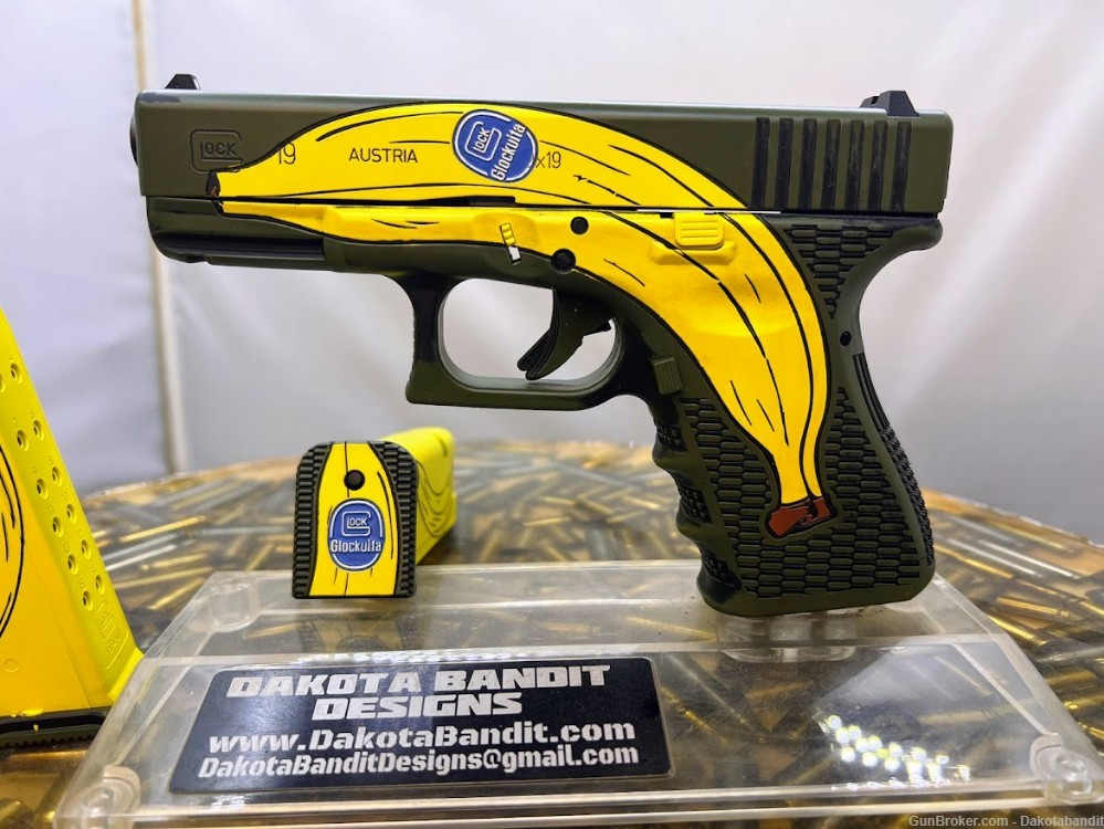 Glock 19 Banana, Cerakote and Engraved, With Custom Case by Dakota Bandit-img-4