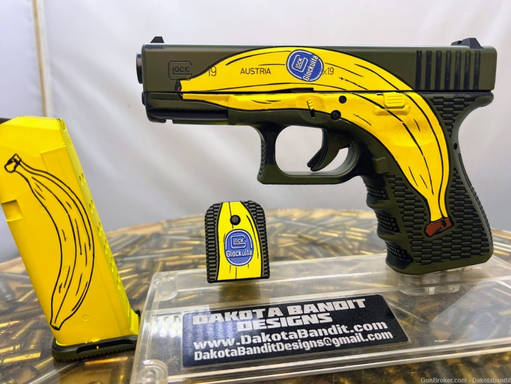 Glock 19 Banana, Cerakote and Engraved, With Custom Case by Dakota Bandit-img-13