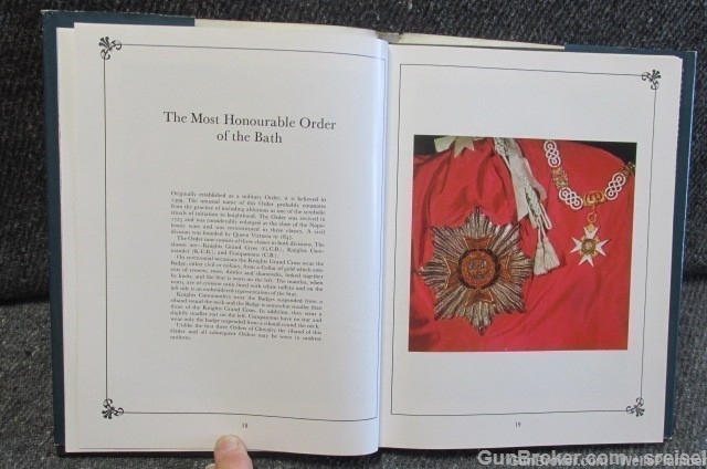 BRITISH ORDERS DECORATIONS AND MEDALS BY DONALD HALL REFERENCE BOOK-img-6