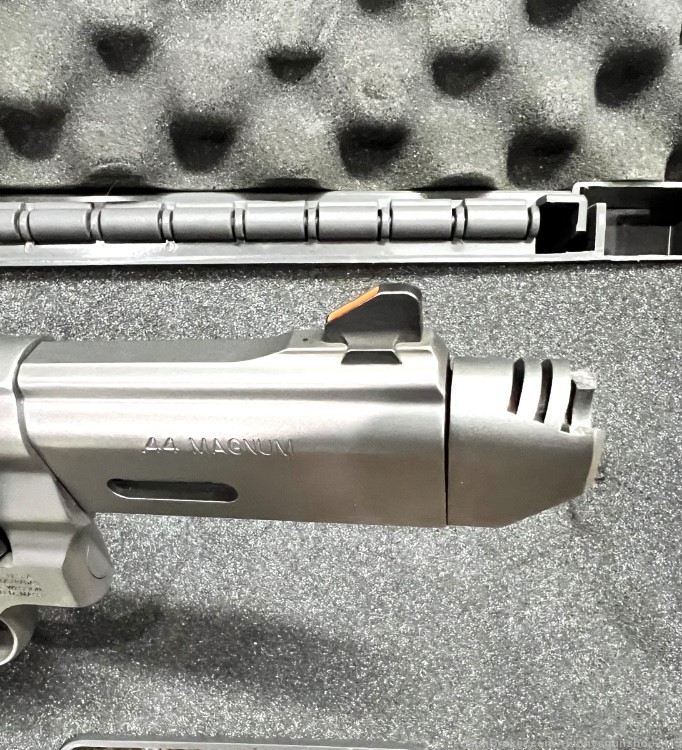 S&W Model 629 Revolver Performance Center V Comp - .44 MAG - w/ Holster!-img-2