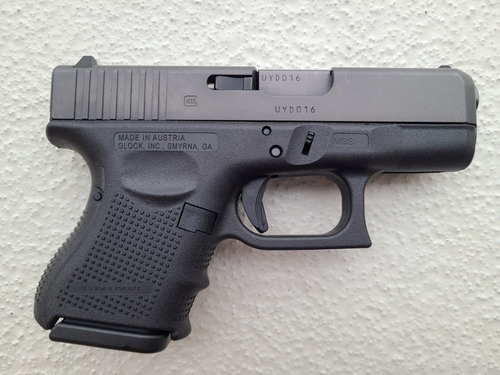 Glock G26 Gen 4 9mm 9 x 19 with case and manual-img-2
