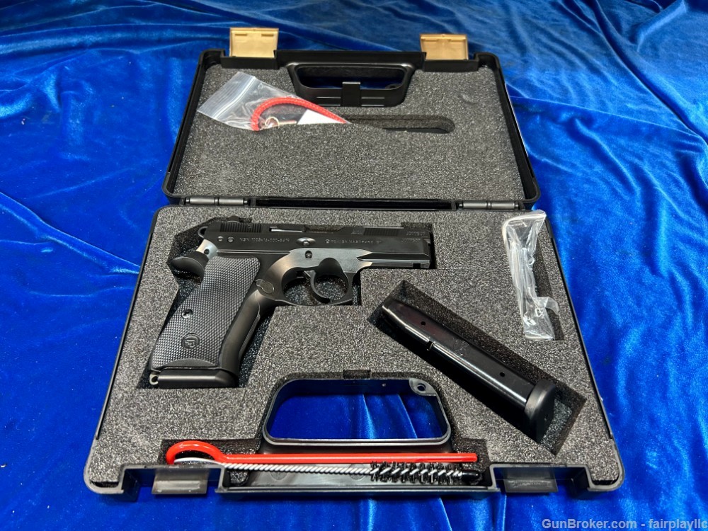 CZ 75 P-01 9mm Compact Pistol - Brand New!-img-4