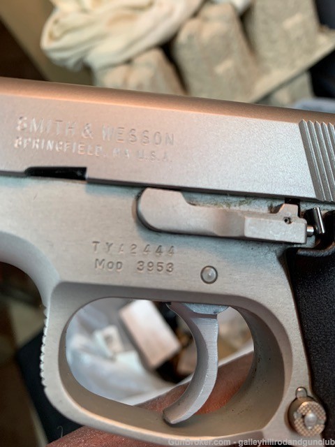 Pair of Smith & Wesson 3953 Consecutive Serial Numbers Like New, Unfired.-img-1