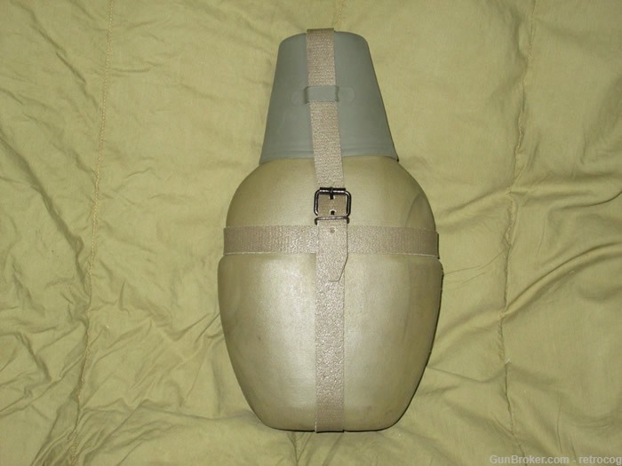 Unissued East German DDR Insulated Military Canteen with Cup-img-0