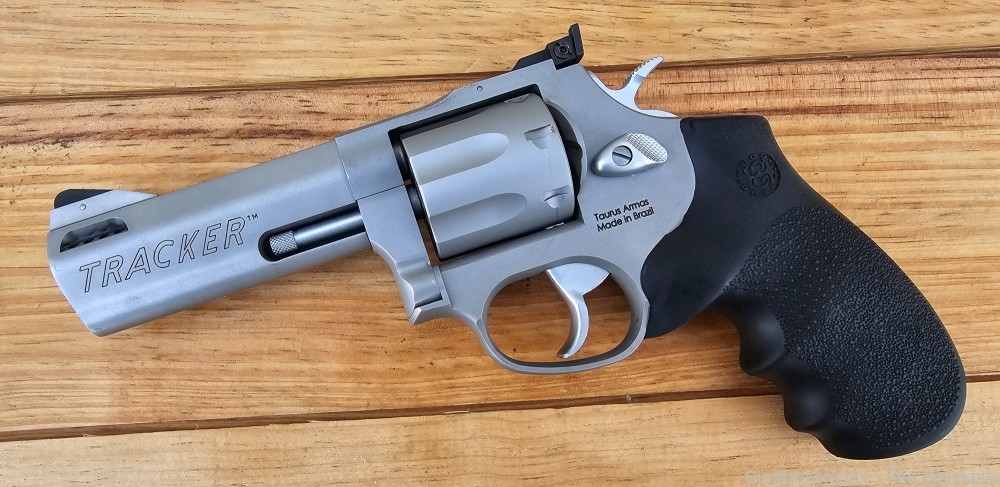Taurus 627 Tracker .357 Magnum 7 Shot 4" Bbl Stainless Factory Sights-img-0