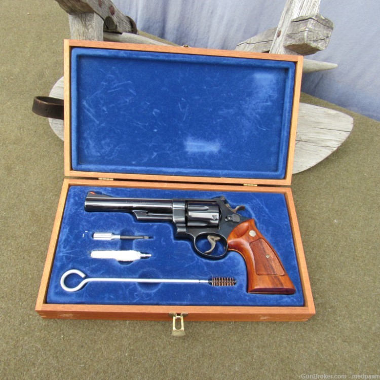 Fantastic Smith Wesson 57 .41 magnum mint in box No Dash!-img-0
