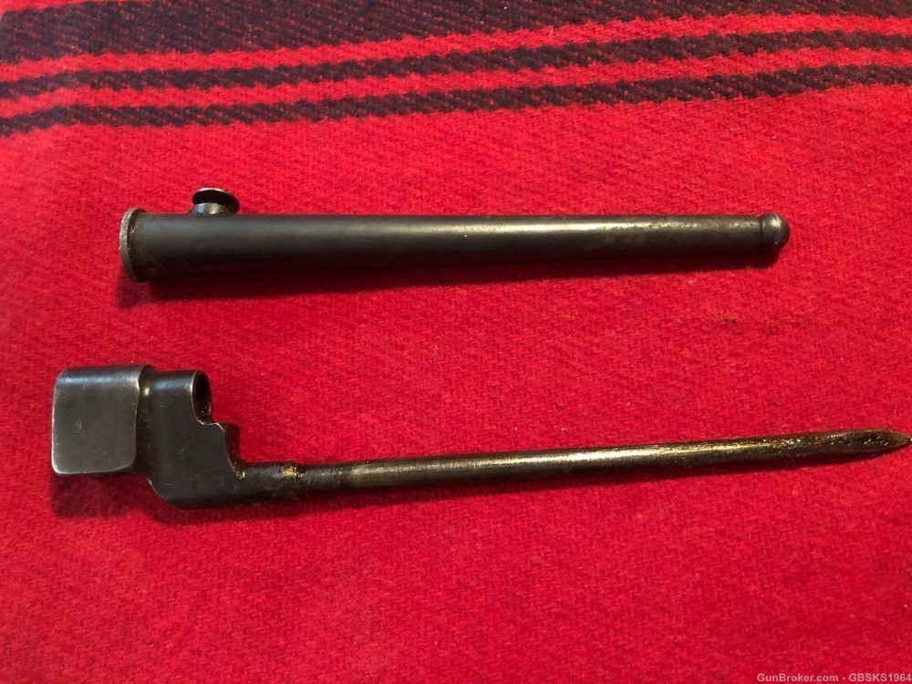 British Enfield Bayonet and sheath-img-0