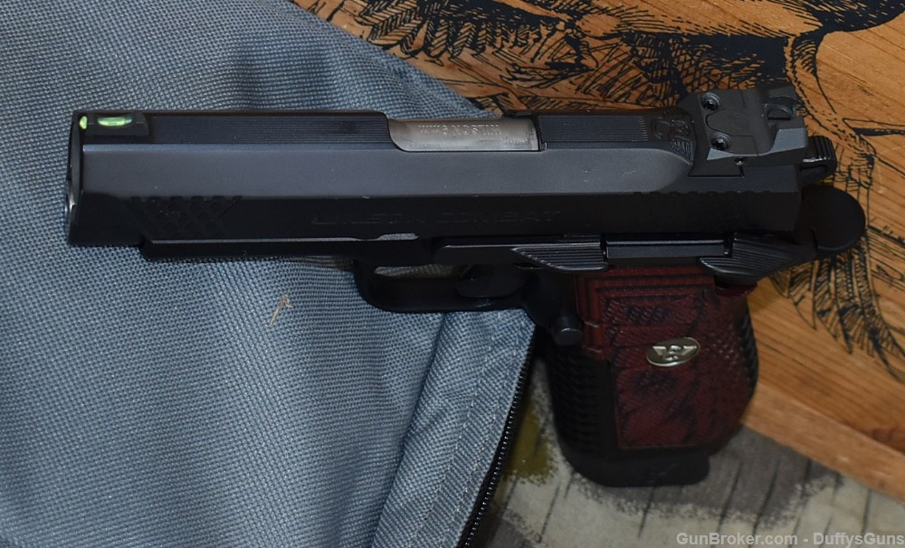 Wilson Combat EDC X9 Pistol with accessories-img-11