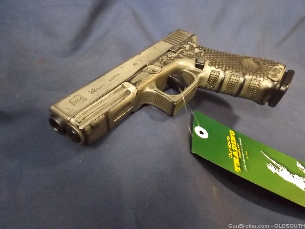 Glock G22 Gen 4 40 S&W Custom "Punisher" & Hex Distressed Semi-Auto Pistol-img-14