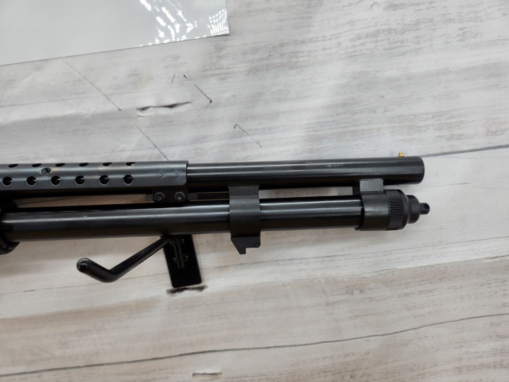 LEFT HANDED mossberg 590 L like new unfired 8 plus 1 tactical defensive  -img-9