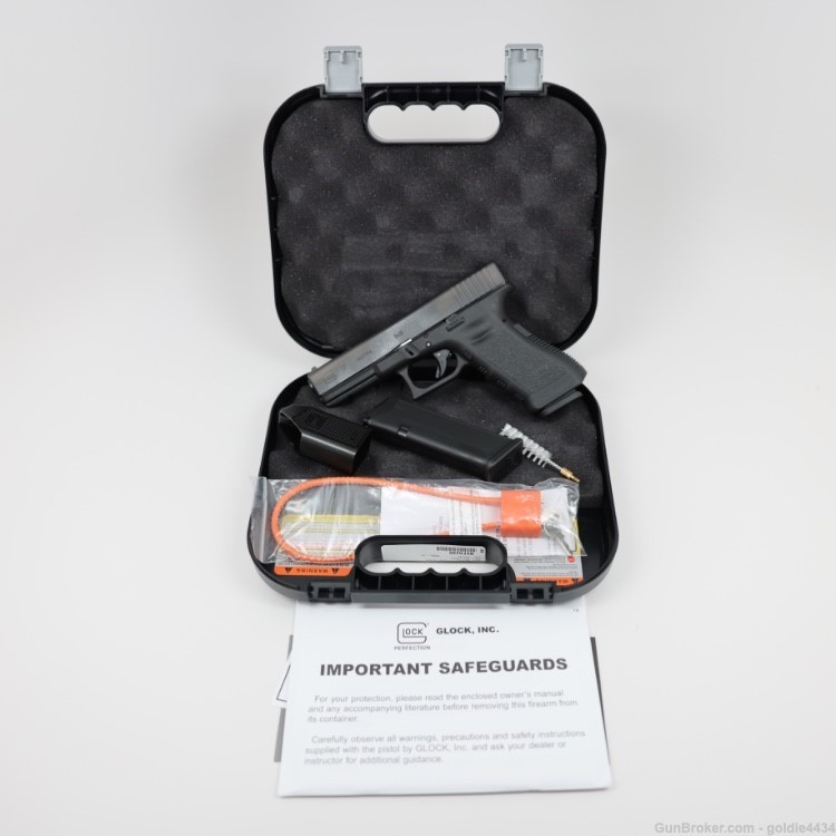 NEW Glock G17 Gen 3 (9x19) 9mm Pistol-img-0