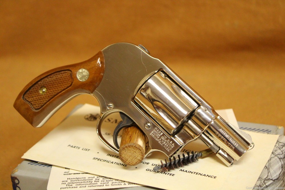 MINT Smith and Wesson Model 38 Bodyguard w/ Box (NICKEL, 2", C&R) S&W-img-4