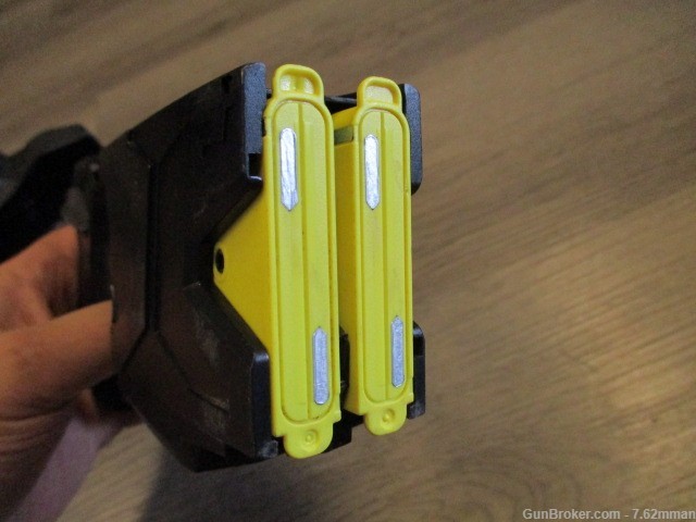 TASER X2 Black 2 shot Tazer W/ Cartridges and Battery WORKING Less Lethal -img-3