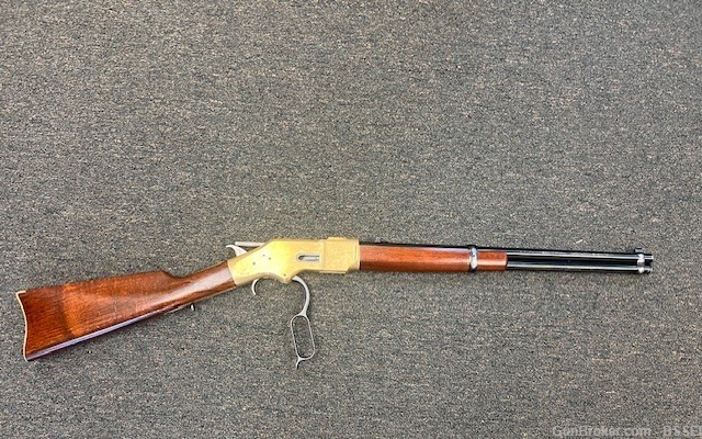 A Uberti Model 66 lever action carbine-img-1