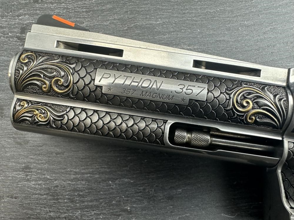 FACTORY 2ND - Colt Python ENGRAVED Royal Snake Scale by Altamont 4.25"-img-1