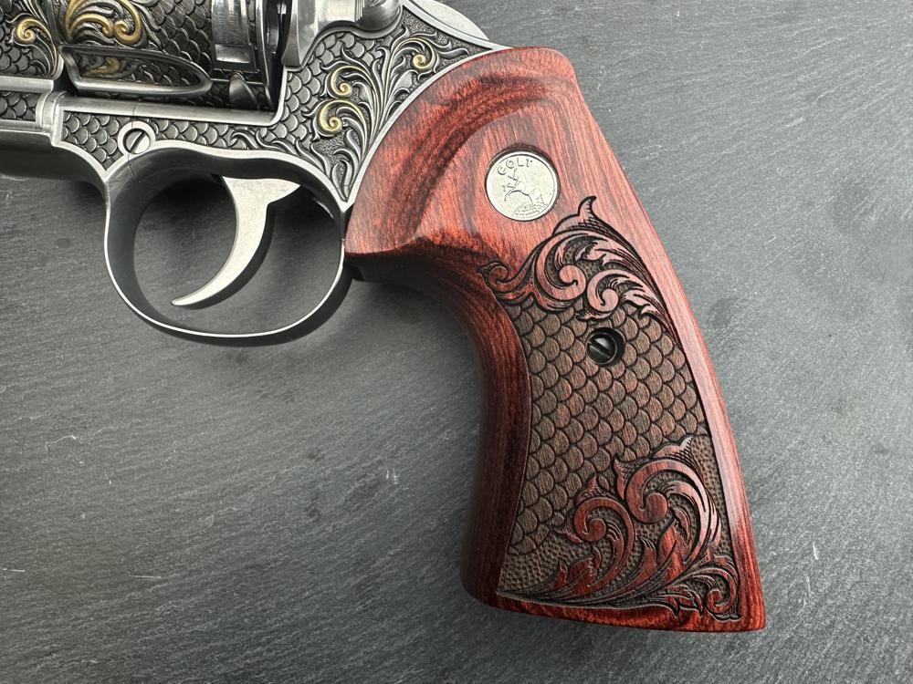 FACTORY 2ND - Colt Python ENGRAVED Royal Snake Scale by Altamont 4.25"-img-4
