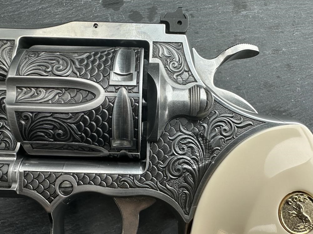 FACTORY 2ND - Colt Python 2020 ENGRAVED Royal Snake Scale by Altamont 3"-img-3