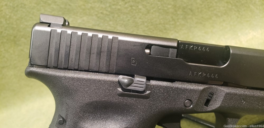 Glock 19M FBI Contract Gun 9mm 15 Round NIB UM1950333 USA Made-img-9