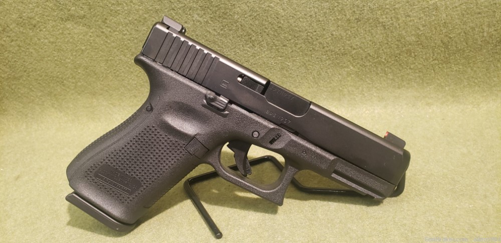Glock 19M FBI Contract Gun 9mm 15 Round NIB PM1950333 Austrian Made-img-3