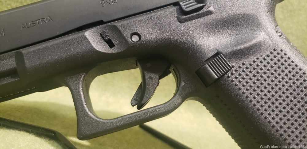 Glock 19M FBI Contract Gun 9mm 15 Round NIB PM1950333 Austrian Made-img-9