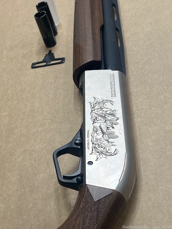 Winchester SXP Upland Field 12ga pump shotgun -img-2