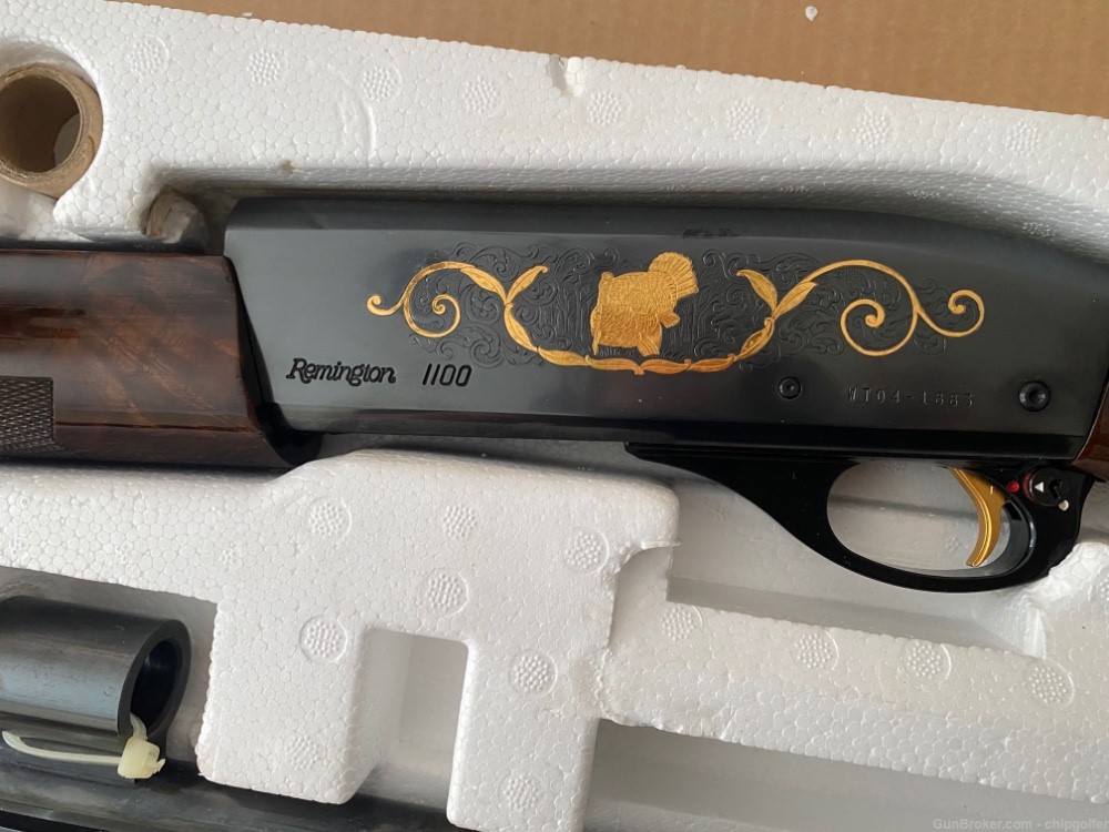 2004 Shotgun of the Year Remington 1100 Sporting 28 Gauge, New in Box  -img-18