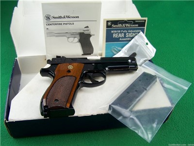 Like New Smith & Wesson, 39-2, 9mm Mfd 1972-73, First Gen, Box, & Xtra Mag