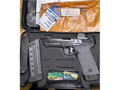 Smith&Wesson M&P22 Magnum w/Holosun EPS Carry GR