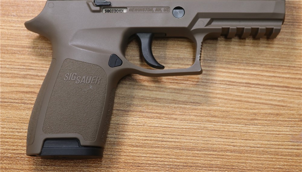 Sig Sauer P320 9mm Compact FDE 3.9" Barrel Box Holster 2 Mags 15 Rounds-img-6