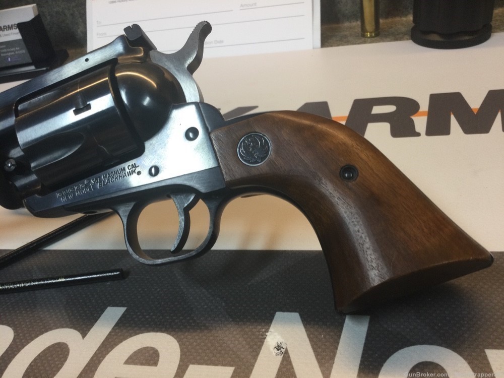 Ruger New Model Blackhawk .357 revolver-img-5