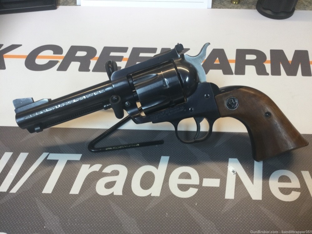 Ruger New Model Blackhawk .357 revolver-img-3