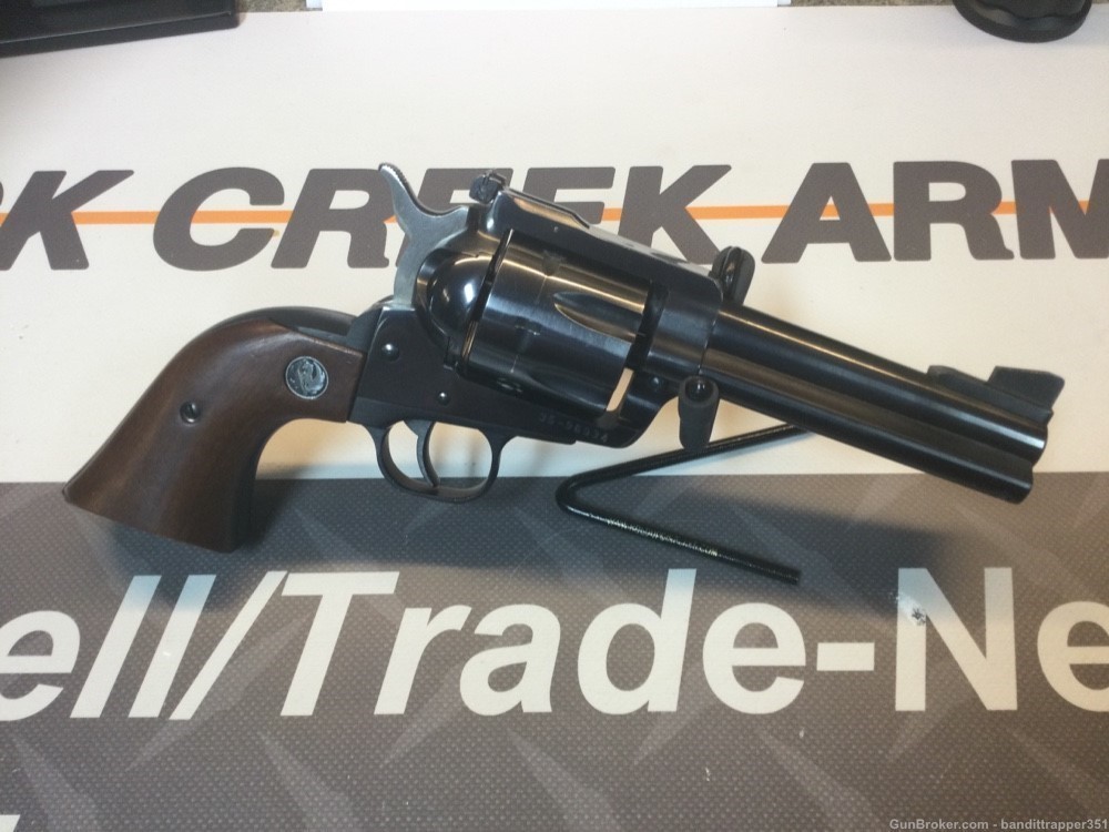 Ruger New Model Blackhawk .357 revolver-img-0