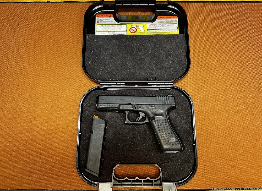 Glock G17 Gen 5 – 9mm - LE Trade-In - NIGHT SIGHTS – LIFETIME GUARANTEE -img-7
