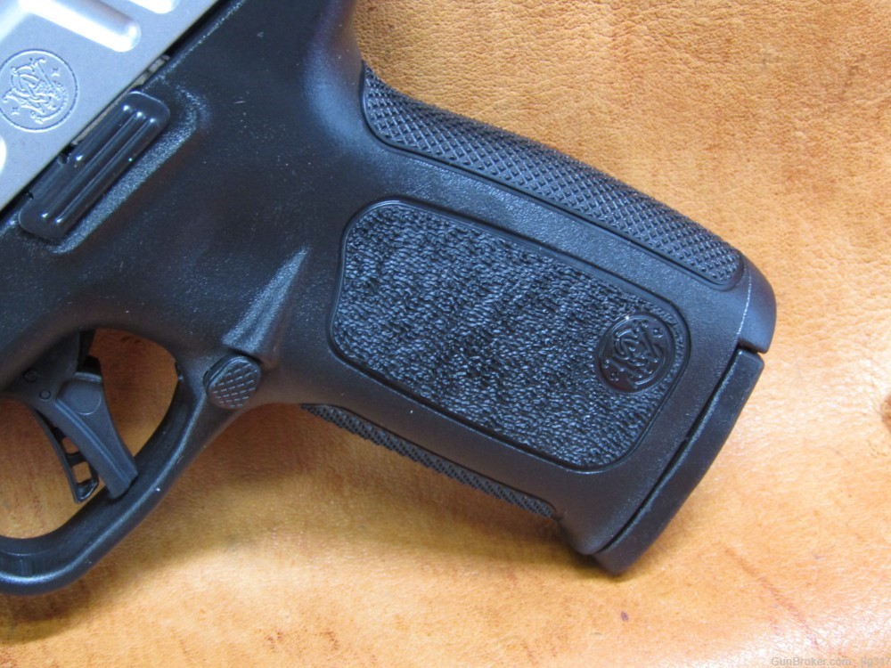 All New Smith & Wesson SD9 2.0 9mm Semi Auto Pistol New in Box 13931-img-7