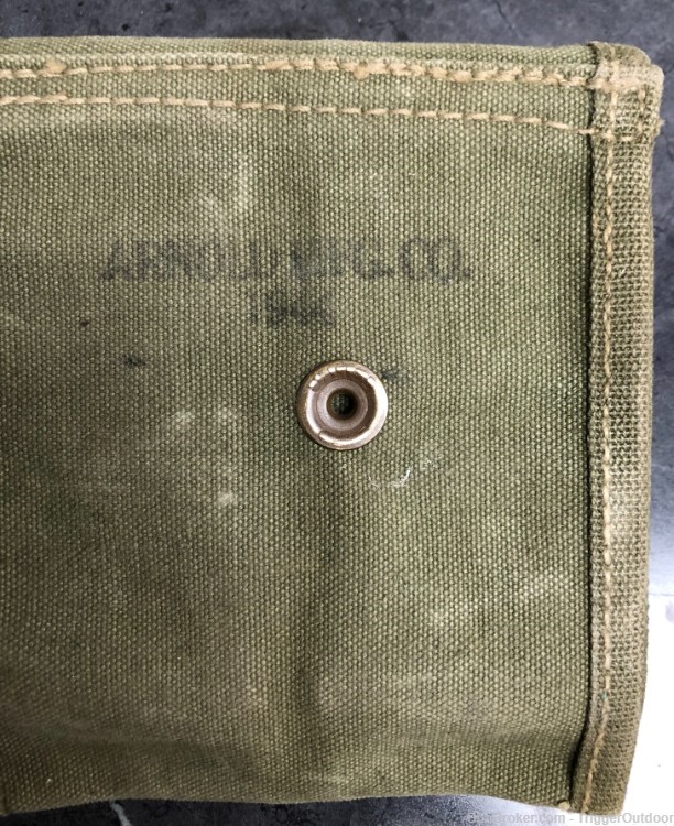 M1 Carbine ammo pouch (Arnold MFG CO 1944) and 2 Loaded magazines (II/BW)-img-3