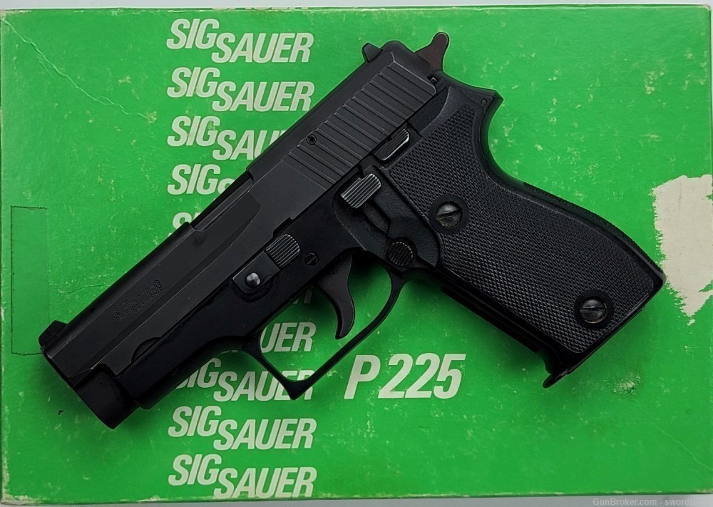 WEST GERMANY SIG SAUER P225 9mm Pistol in GREEN Box!-img-11
