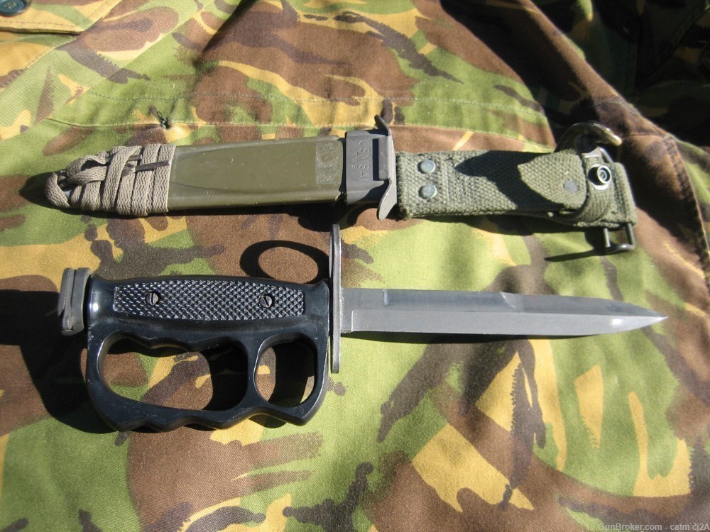 U.S. M-7 M-16 BAYONEY KNUCKLE DUSTER MADE BY CONETTA.-img-1