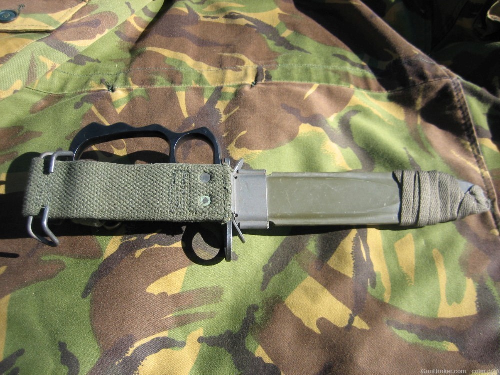 U.S. M-7 M-16 BAYONEY KNUCKLE DUSTER MADE BY CONETTA.-img-3