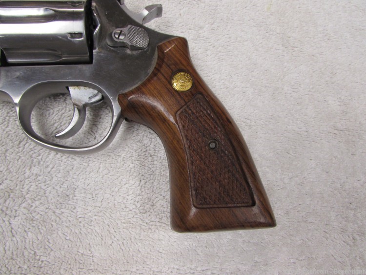 Taurus 689 357 mag 4" VR Stainless Revolver w/ Holster-img-4